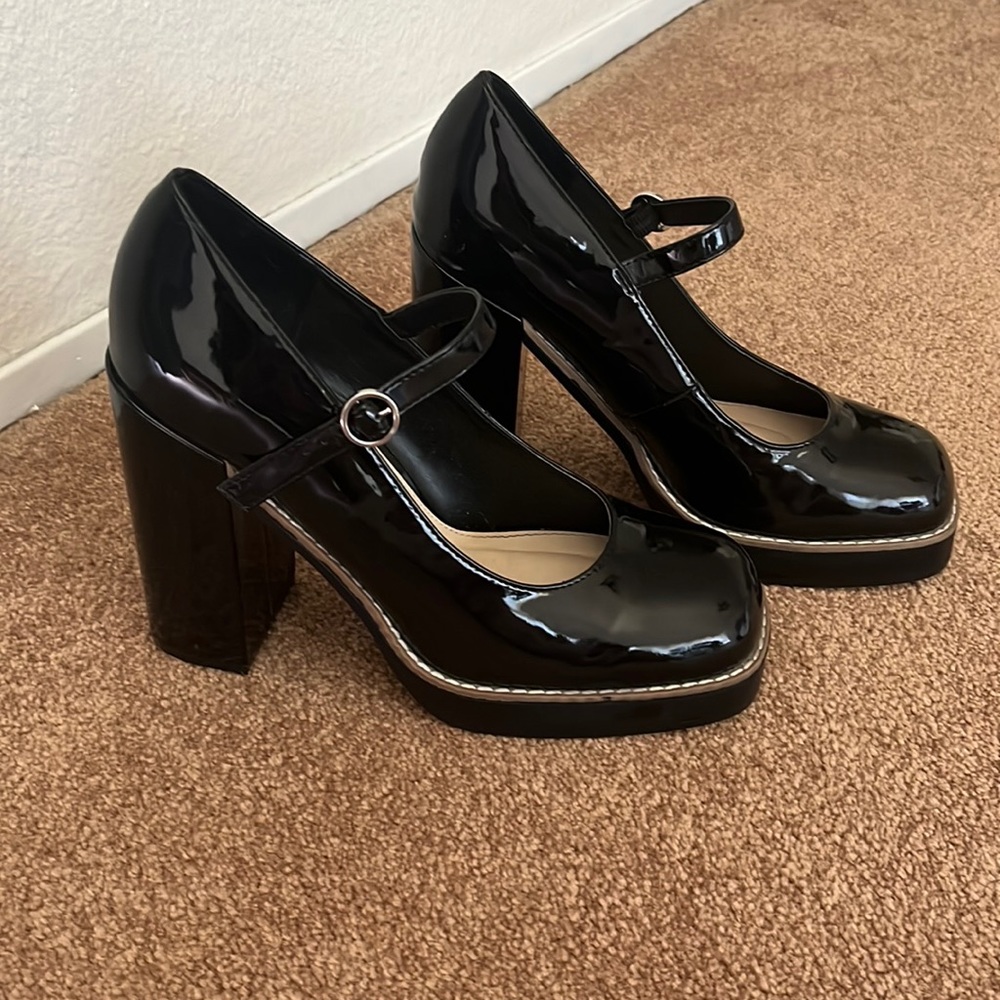 Black Patent Leather Steve Madden Mary Jane Pumps